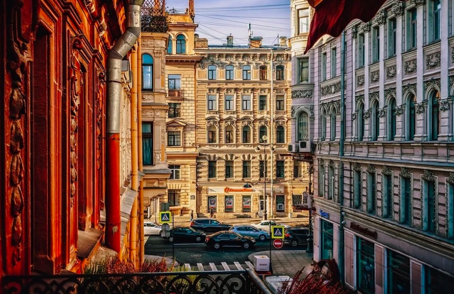 Парламент Петербурга принял в целом закон о капитальном ремонта домов-памятников