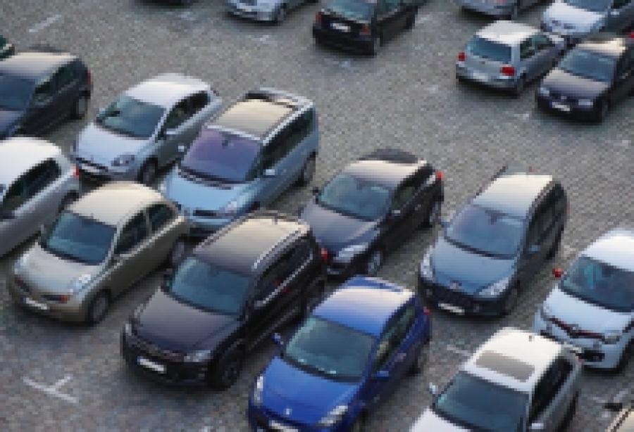 В Петербурге с 1 июля увеличится зона платной парковки в центре города